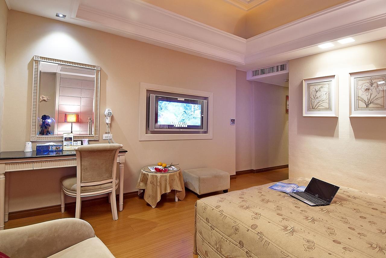 Zhi Baishan Motel Zhunan Exterior photo
